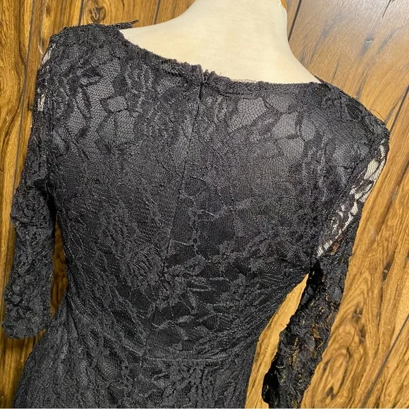 Wrap V Neck Cap Sleeve Elegant Lace Cocktail Dress - Picture 4 of 7